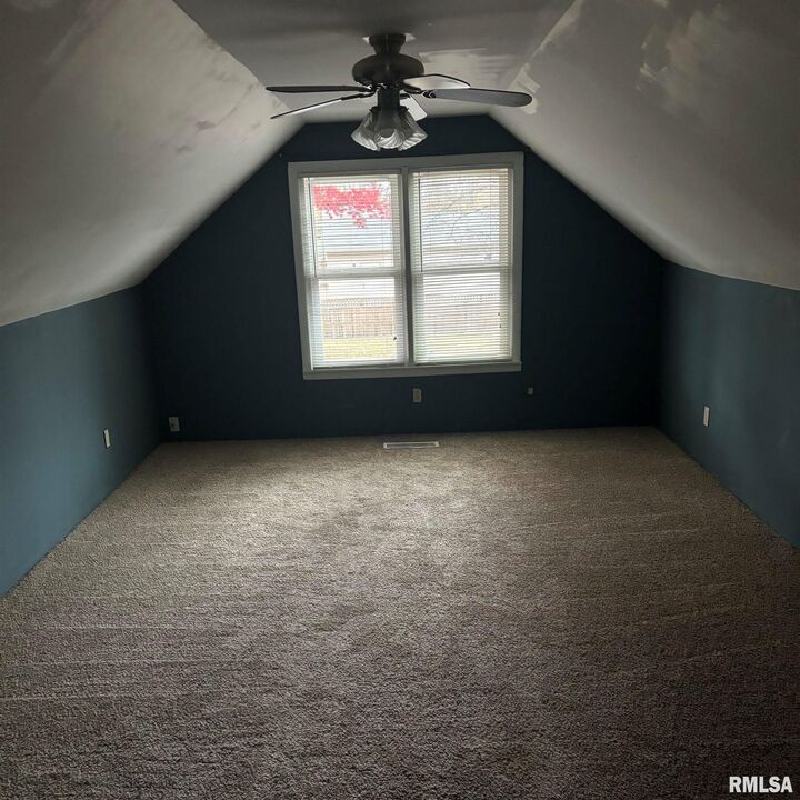 Property Photo:  1914 W Richwoods Boulevard  IL 61604 
