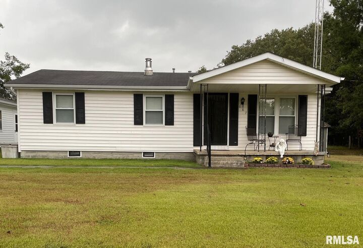 687 5th Street  Omaha IL 62871 photo