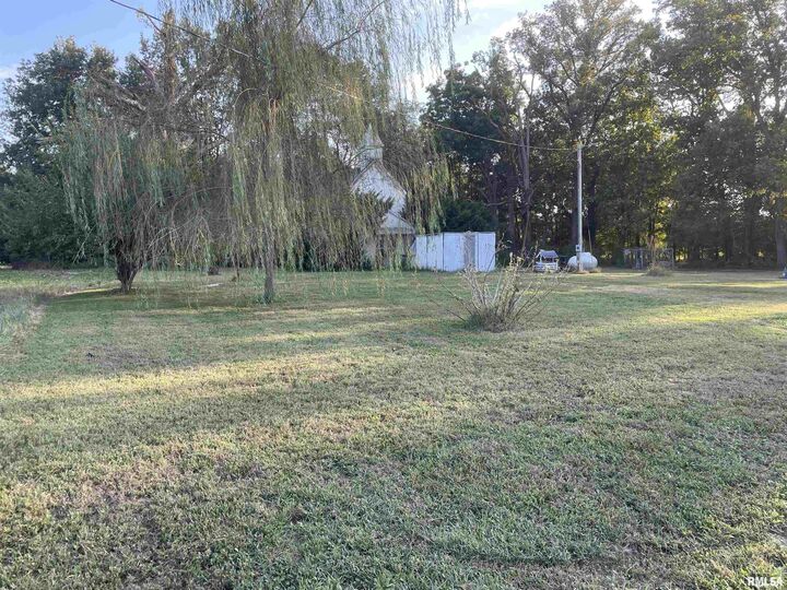 12324 950 N County Road  McLeansboro IL 62859 photo