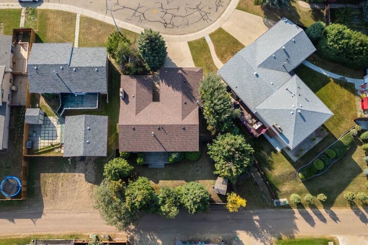 Property Photo: 4305 74 Street AB T4V 3V3