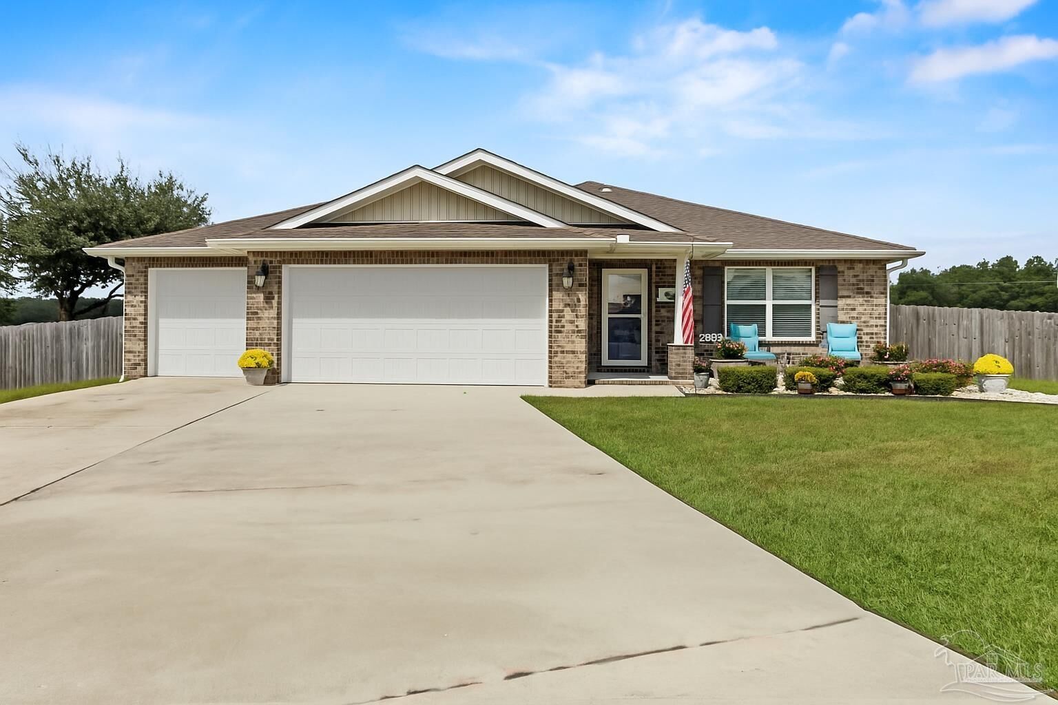 Property Photo: 5935 Diligence Ct FL 32570