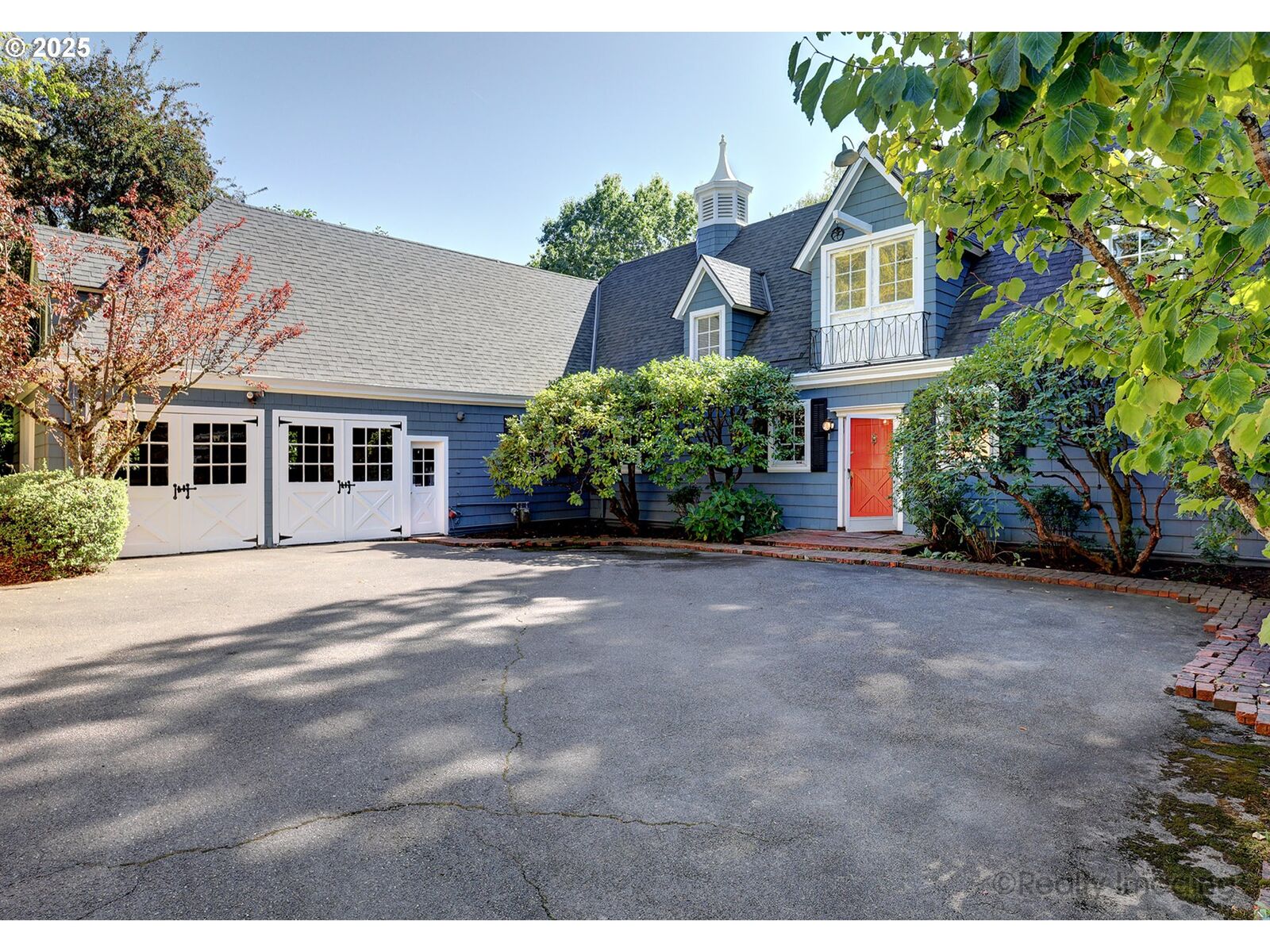 Property Photo:  4040 SW 53rd Pl  OR 97221 