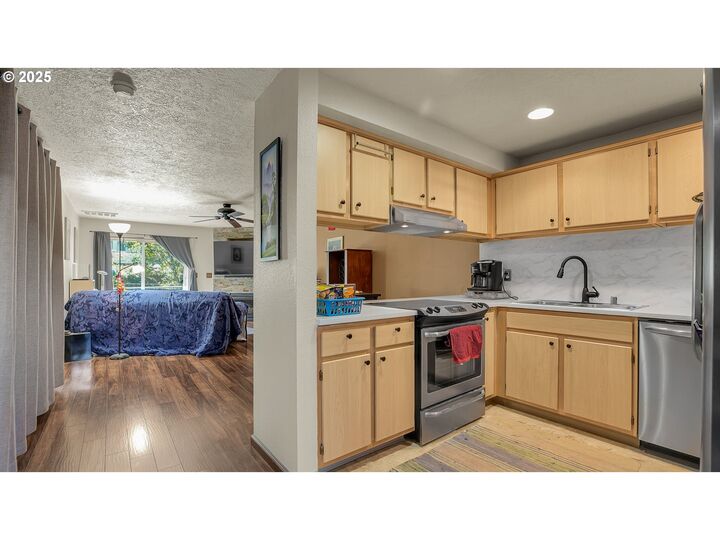 Property Photo: 4000 NE 109th Ave G211 WA 98682