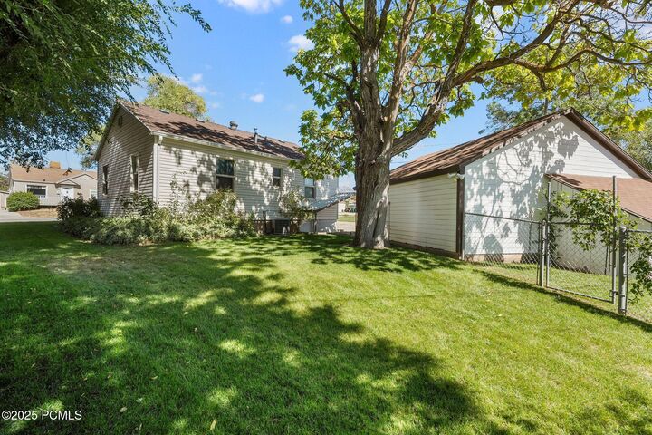 Property Photo: 520 E Maple Drive UT 84015