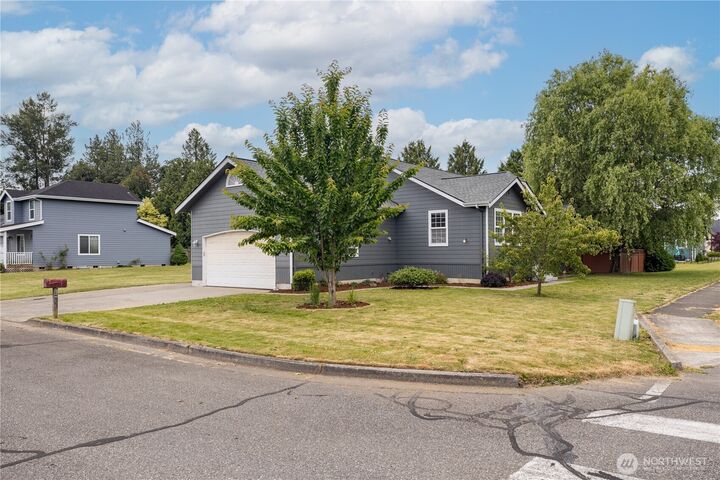 Property Photo:  111  Jefferson Court  WA 98295 