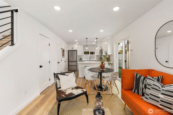 Property Photo:  818 B S Sullivan Street  WA 98108 