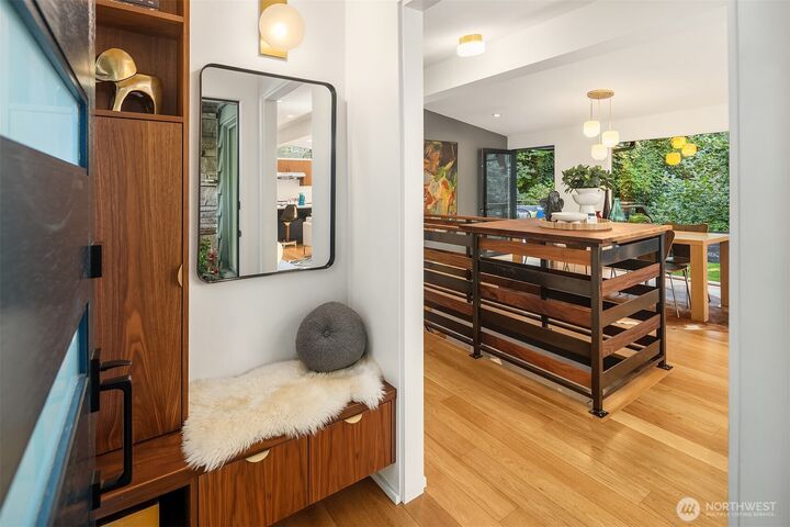 Property Photo:  4505 W Raye Street  WA 98199 