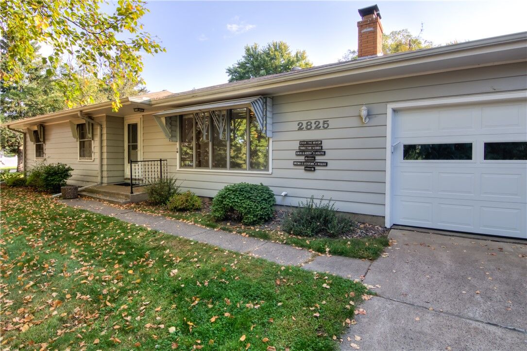 Property Photo: 2825 Crestwood Road WI 54703