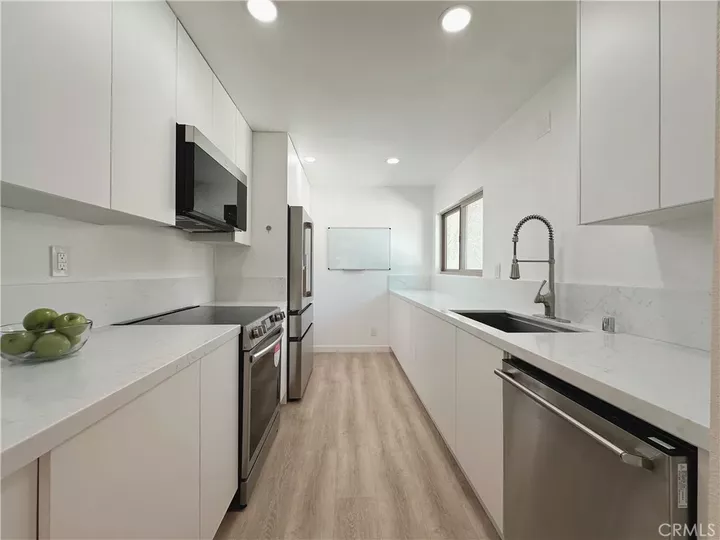 Property Photo: 4648 Park Granada 171 CA 91302