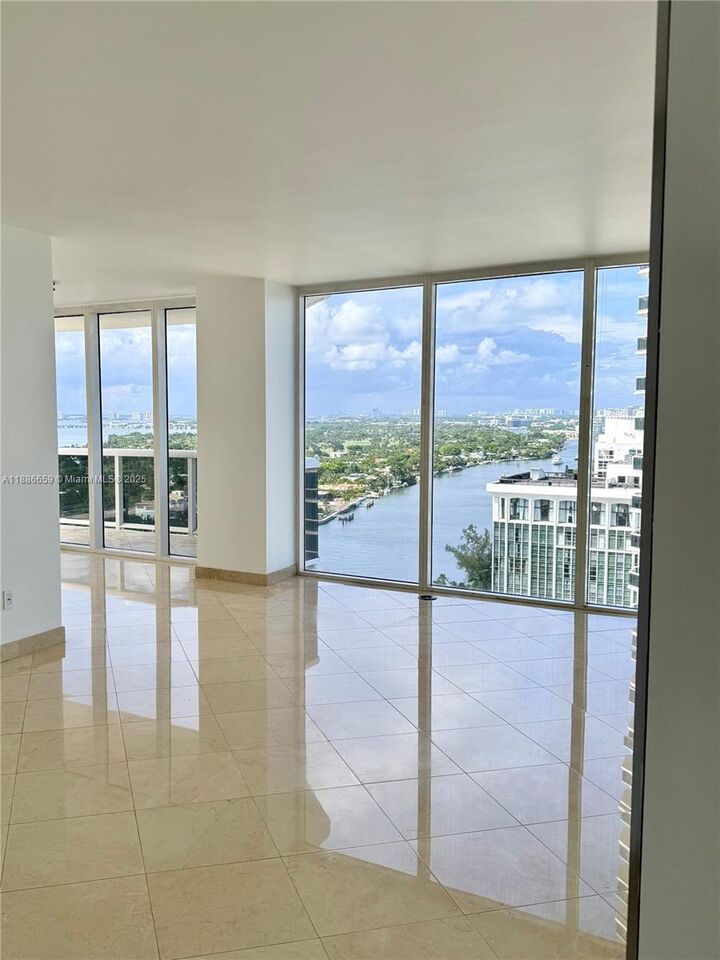 Property Photo:  4775 Collins Ave 2507  FL 33140 