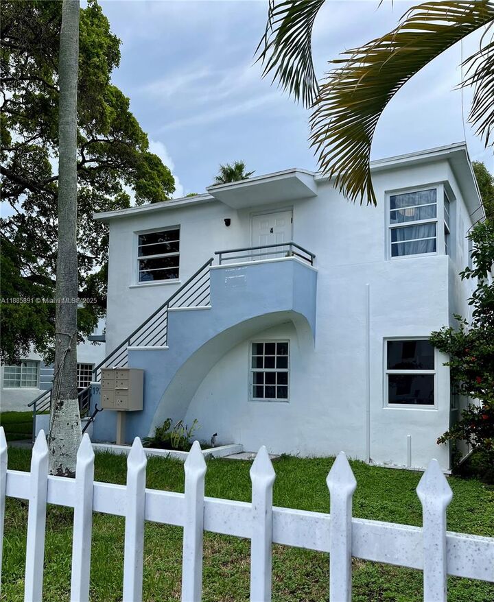 Property Photo: 1935 Marseille Dr 3 FL 33141