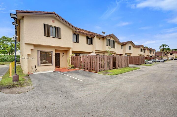 Property Photo: 14201 SW 57th Ln 1A7 FL 33183