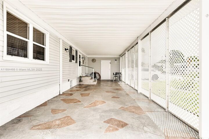 Property Photo: 5720 Lakeshore Dr FL 33312