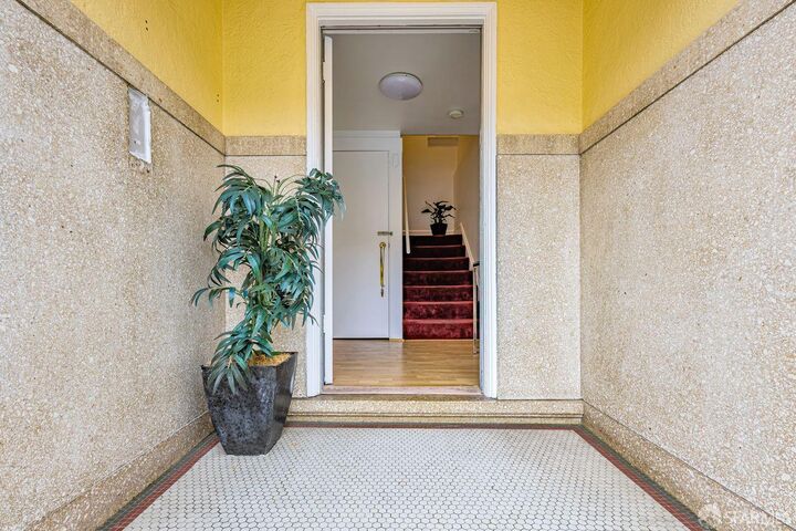 Property Photo: 528 London Street CA 94112