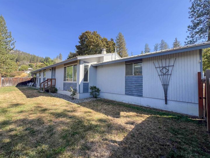 Property Photo: 732 N Maple St WA 99114