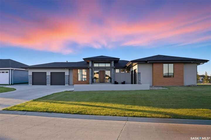 Photo de la propriété:  148 Greenbryre Close  SK S7J 0J5 