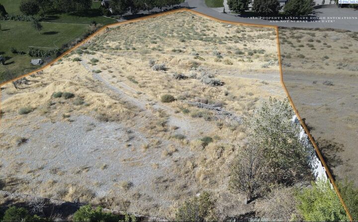 Property Photo: 12050 Hillcrest Dr WA 99301