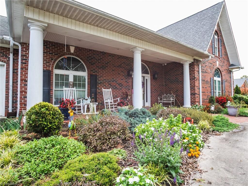 Property Photo:  148 Magnolia Drive  NC 28659 