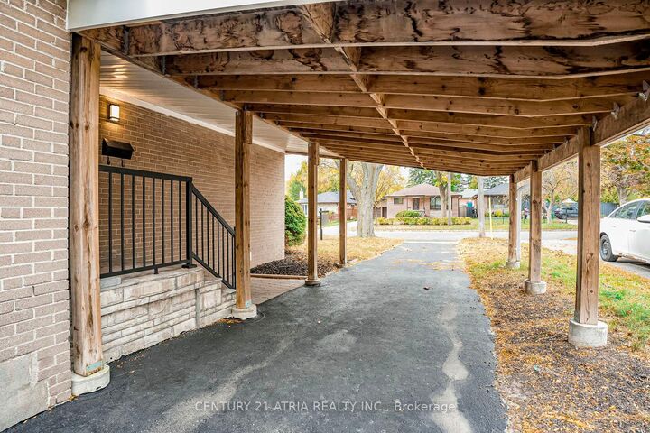 Photo de la propriété:  11 Valia Road  ON M1E 3V9 