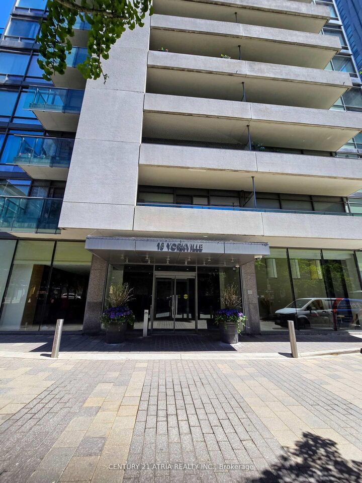 Property Photo:  18 Yorkville Avenue 3103  ON M4W 3Y8 