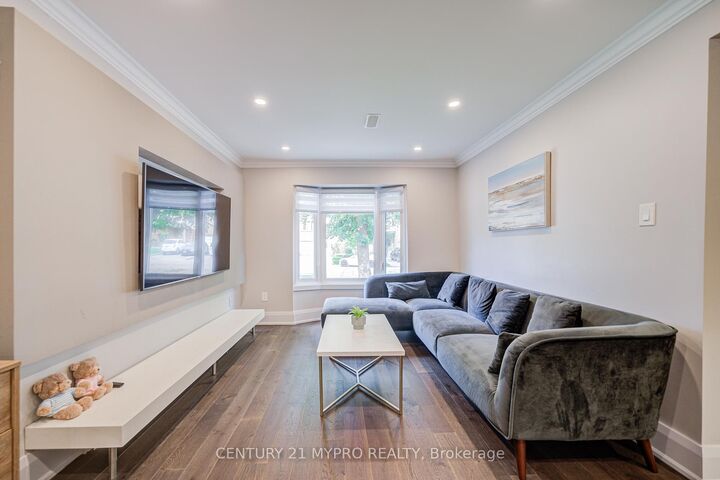 Property Photo:  11 Sundown Court  ON L4J 3V4 