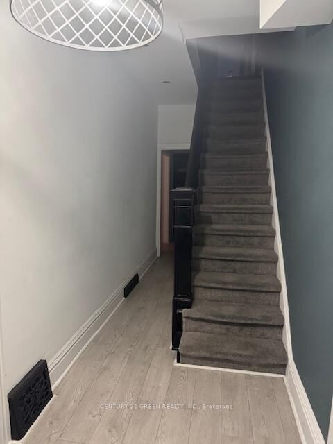 Photo de la propriété:  37 Gladstone Avenue  ON L8M 2H7 