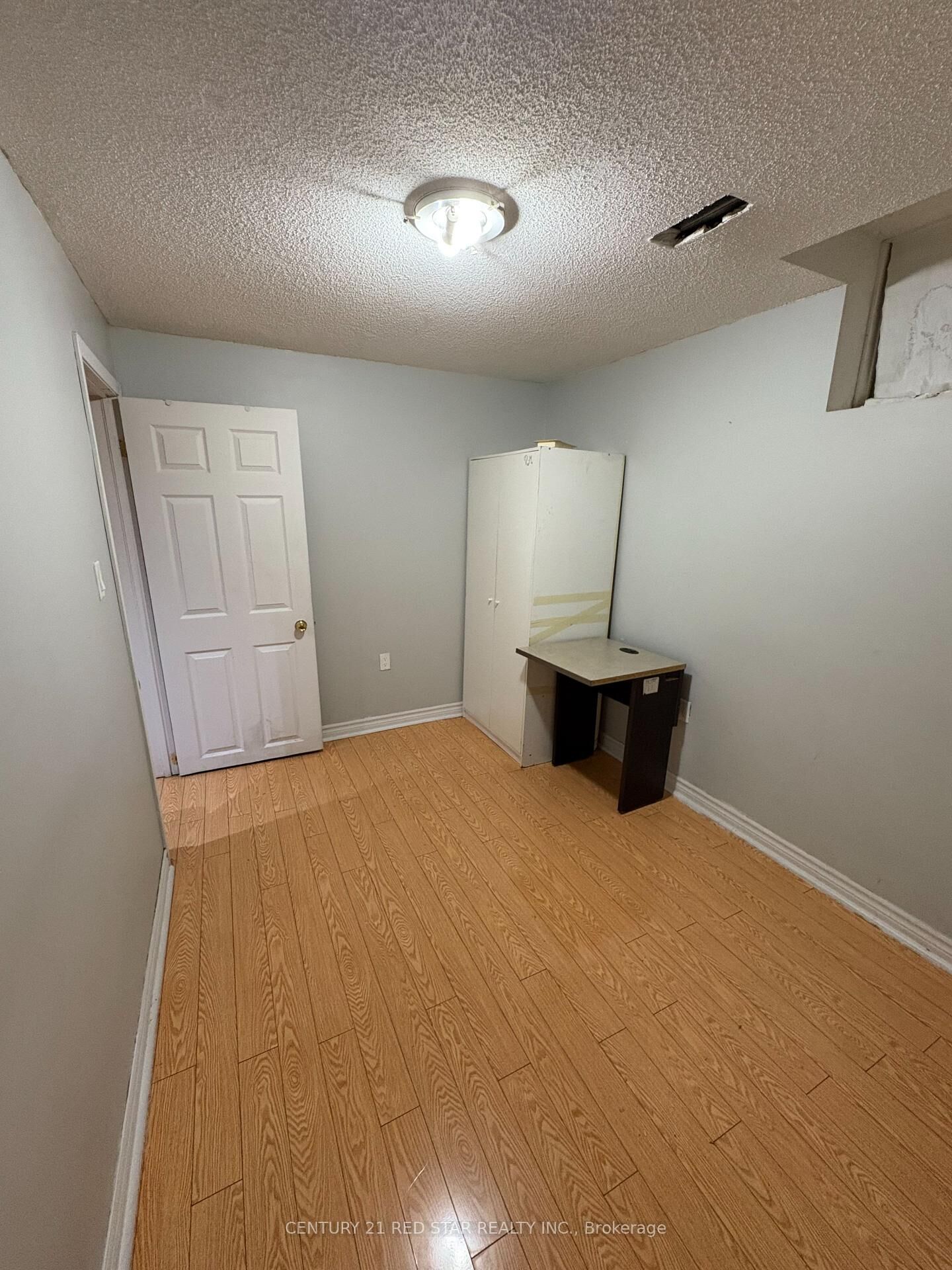 Property Photo:  28 Junction Crescent  ON L7A 2G6 