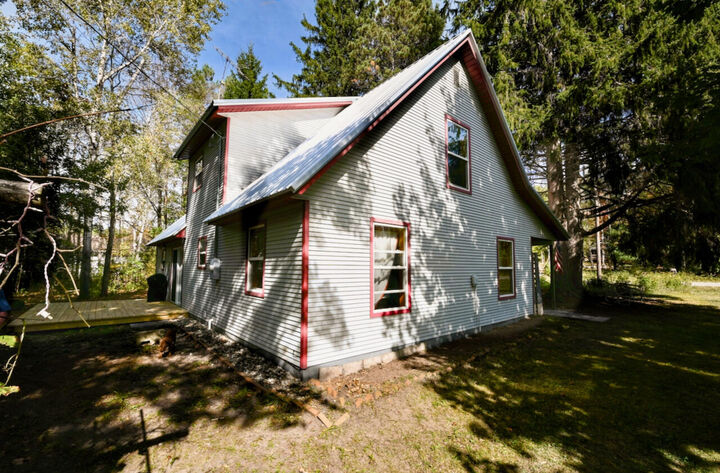 Property Photo: 10396 S Maple Valley Road MI 48624