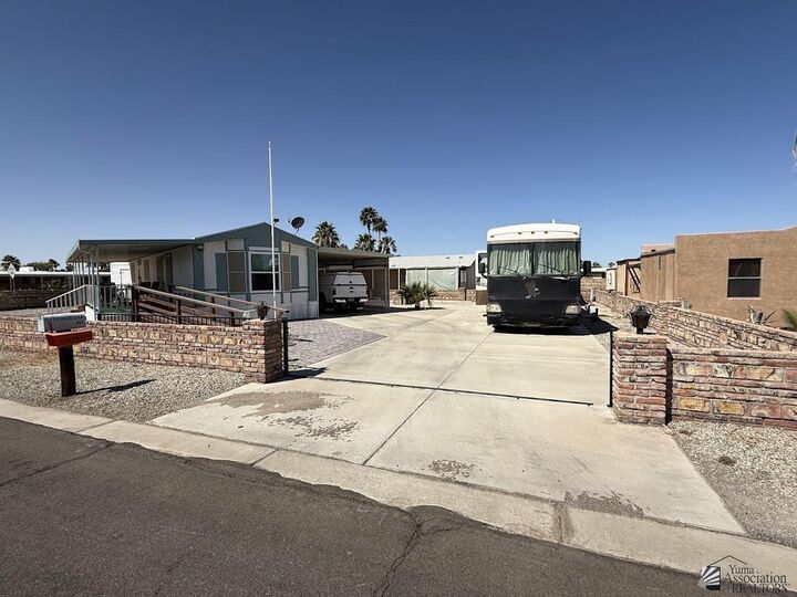 Property Photo: 13368 E 47 St AZ 85367