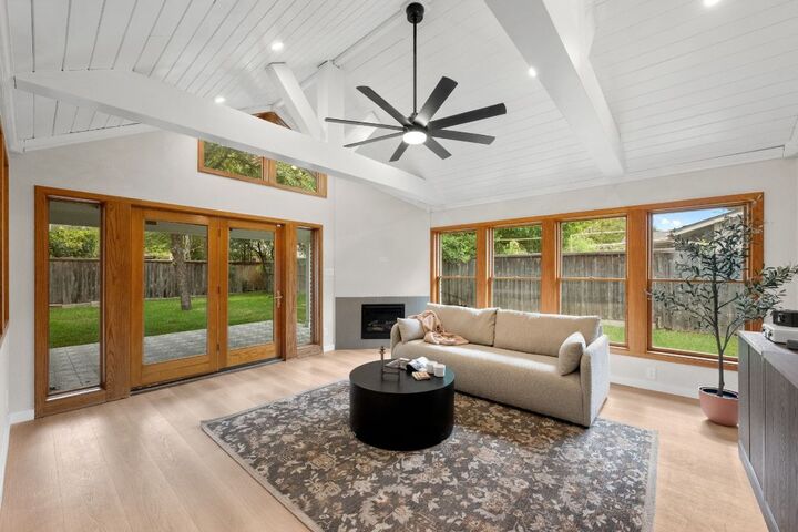 Property Photo: 2710 Greenlawn Parkway TX 78757