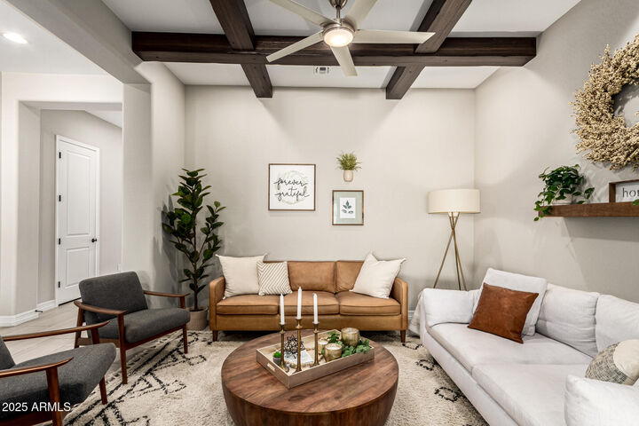 Property Photo:  2570 E Thornton Court  AZ 85297 