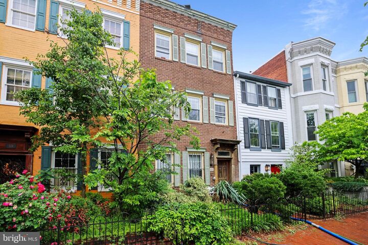 Property Photo:  517 6th Street SE 2  DC 20003 