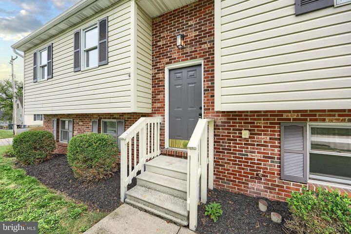 Property Photo:  3110 Pineview Drive  PA 17315 