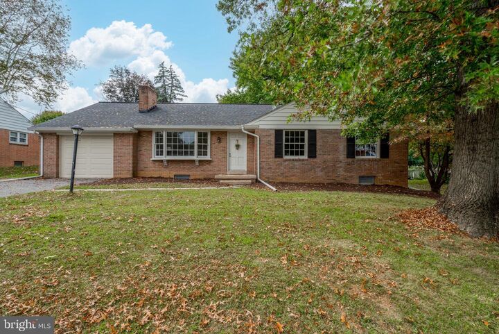 92 Glendale Drive  Lancaster PA 17602 photo