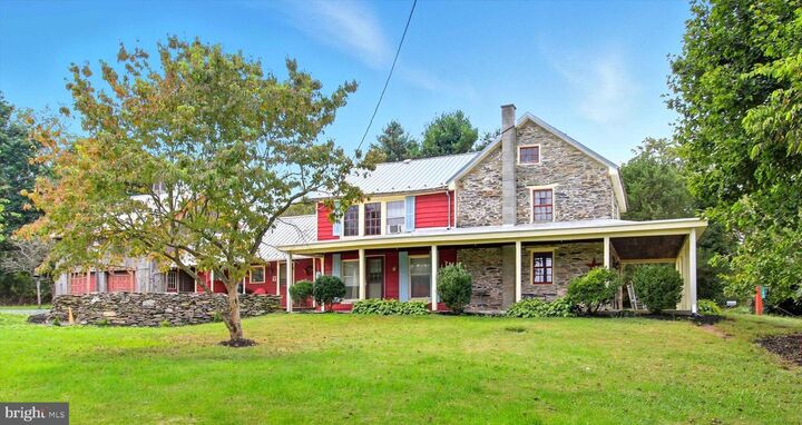 Property Photo:  200 Old State Road  PA 17324 