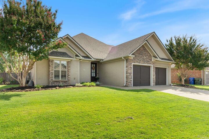 Property Photo:  220 Chapel Creek Drive  AR 72034 