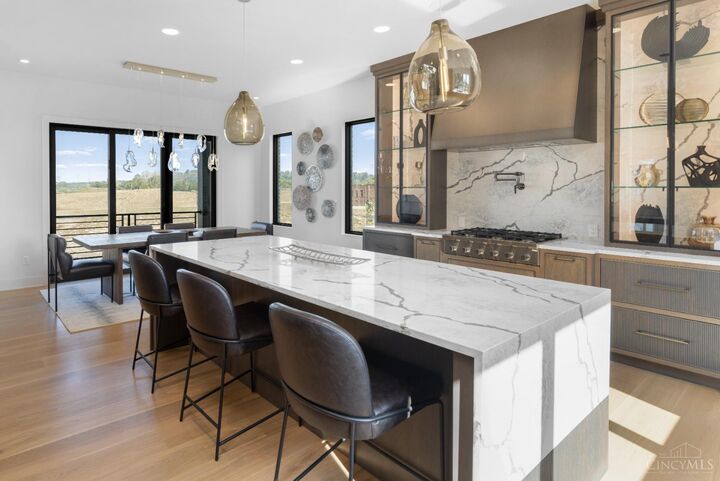 Property Photo: 2920 Three Oaks Lane OH 45209