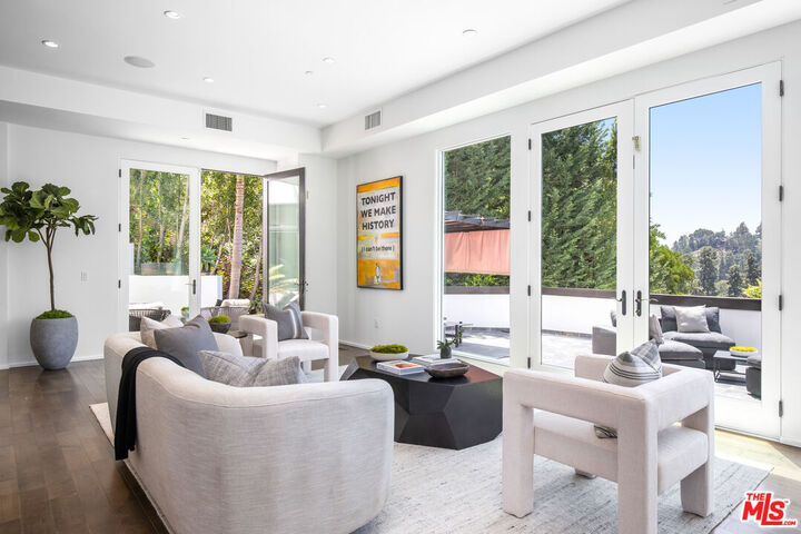 Property Photo:  1642 Lindacrest Dr  CA 90210 