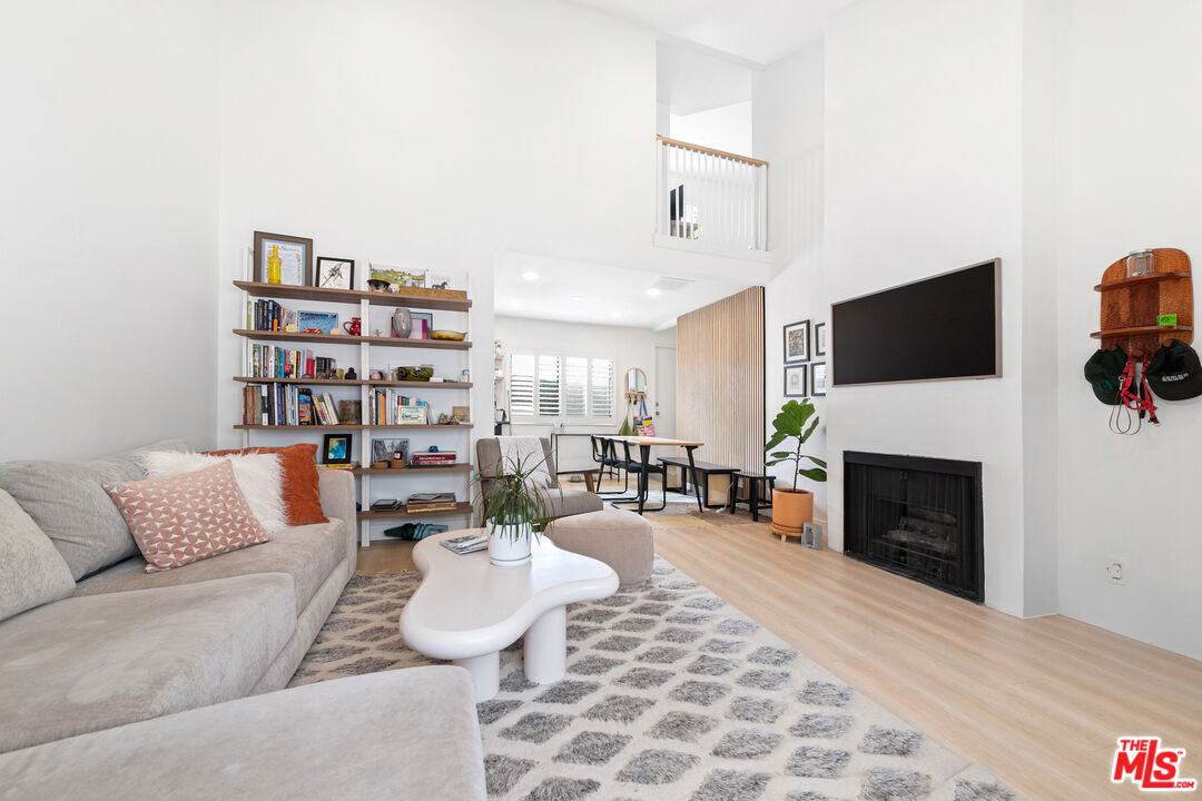 Property Photo:  3832 W Avenue 43  CA 90041 