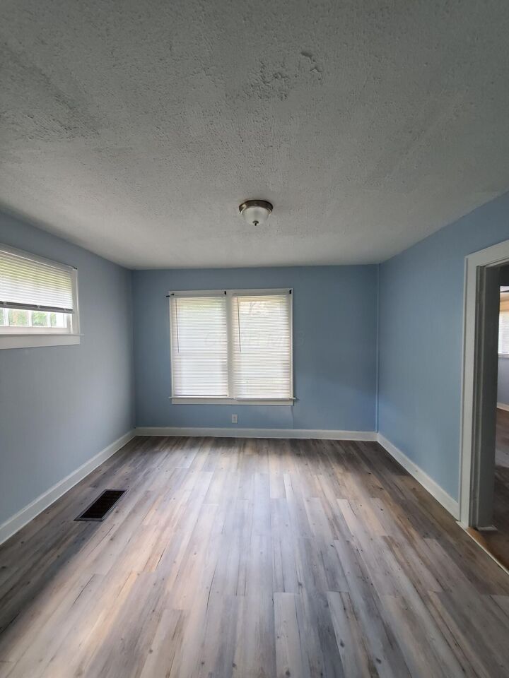 Property Photo: 1625 Kenmore Road OH 43211