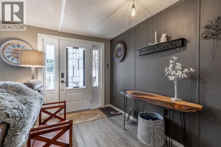 Property Photo:  3004 29 Street South  AB T1K 6S7 