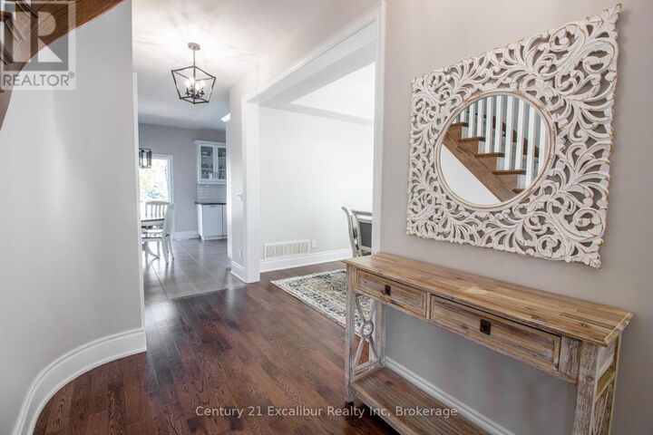 31 Aitken Court  Centre Wellington (Fergus) ON N1M 0C8 photo