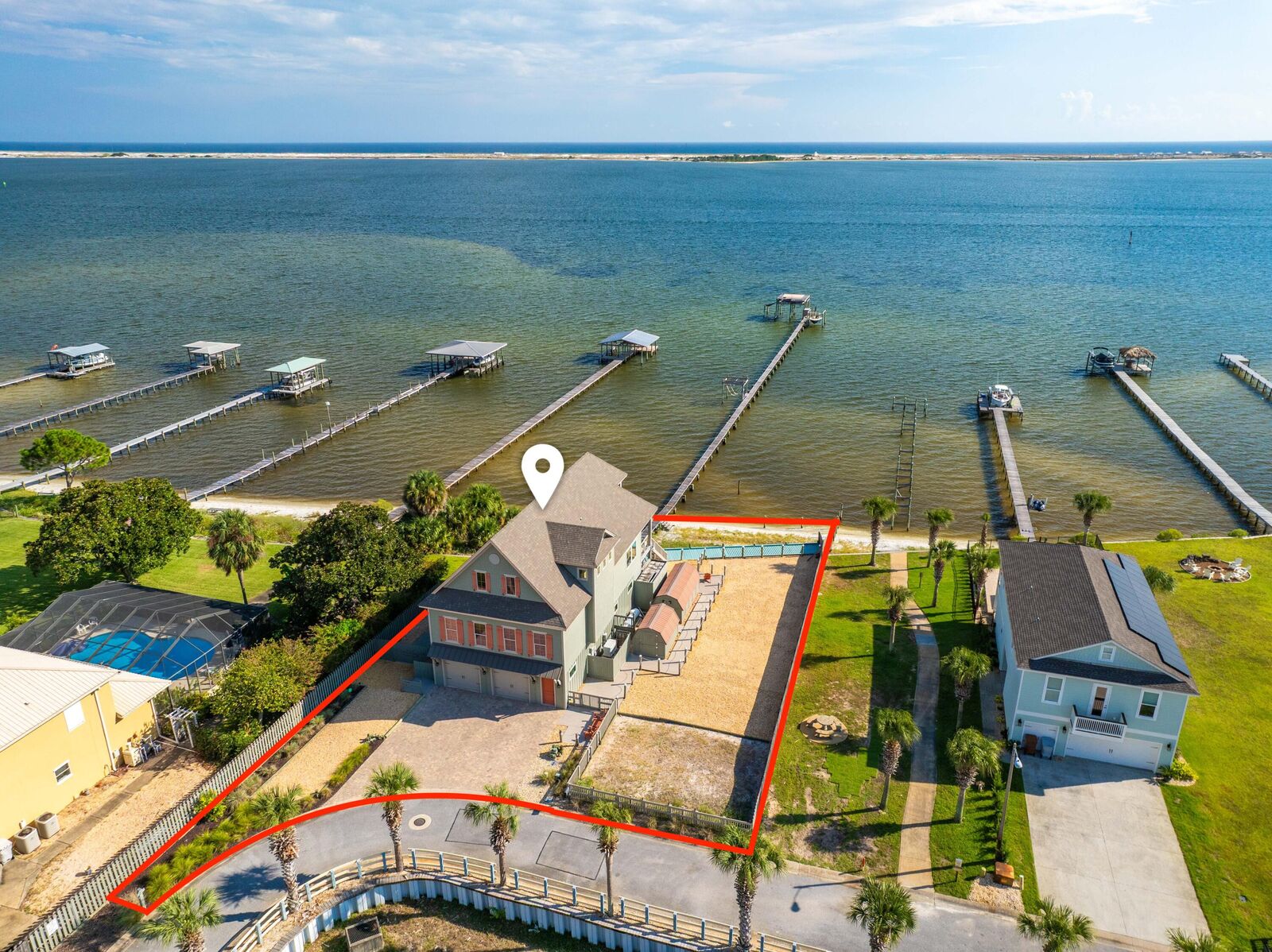 Property Photo:  8944 Windgate Circle  FL 32566 