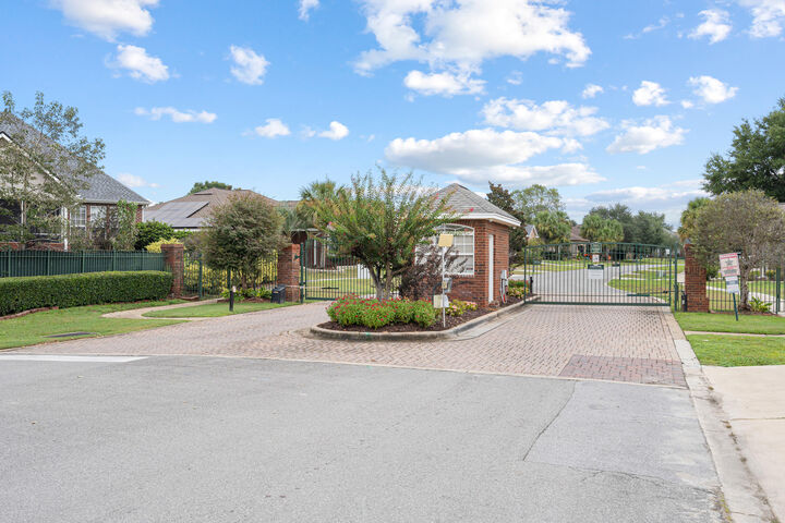 Property Photo: 4646 Chanan Drive FL 32539
