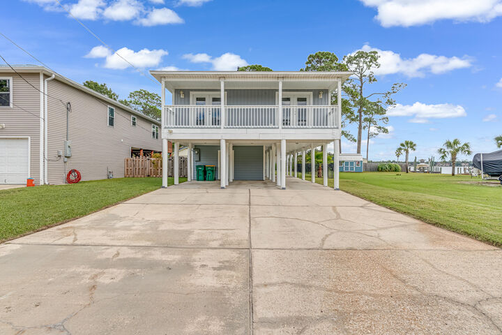Property Photo:  1725 Union Avenue  FL 32578 