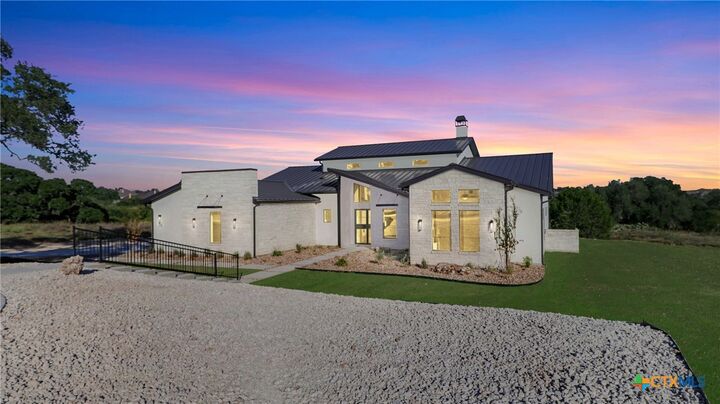 Property Photo: 1126 Vintage Way TX 78132