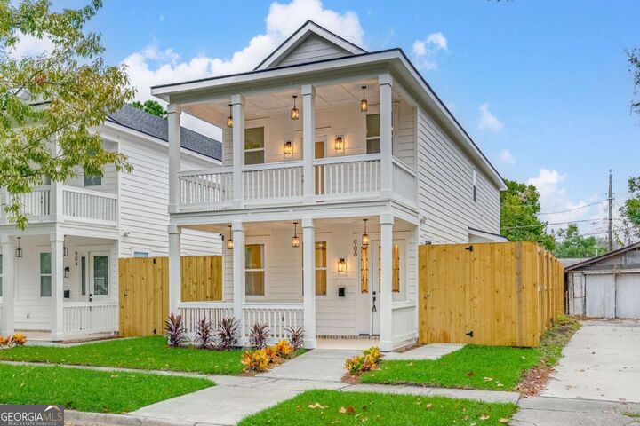 Property Photo:  906 E 33rd Street  GA 31401 