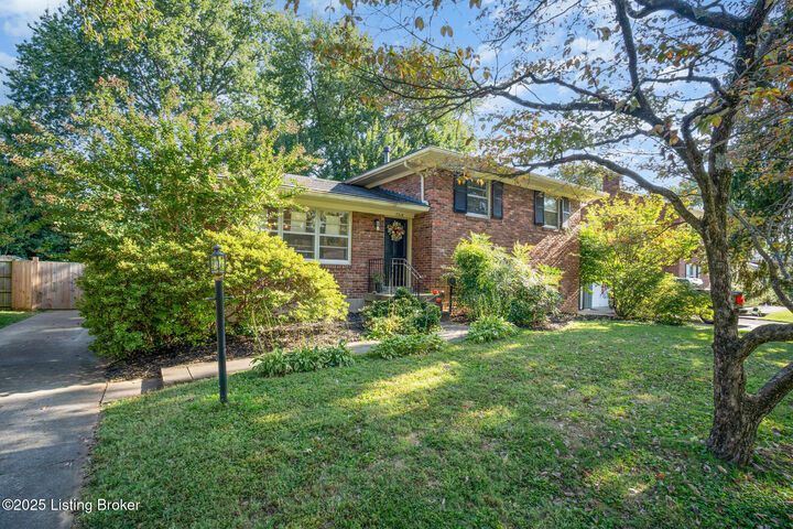 Property Photo:  7316 Keisler Way  KY 40222