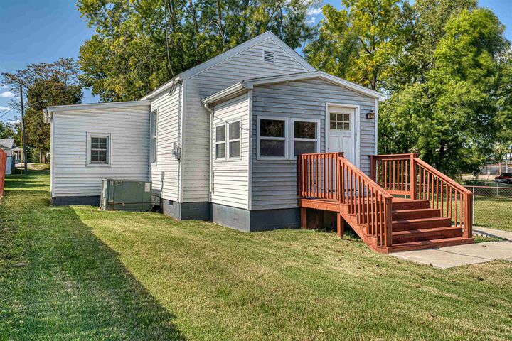 Property Photo: 7 Winstead Ave KY 42420