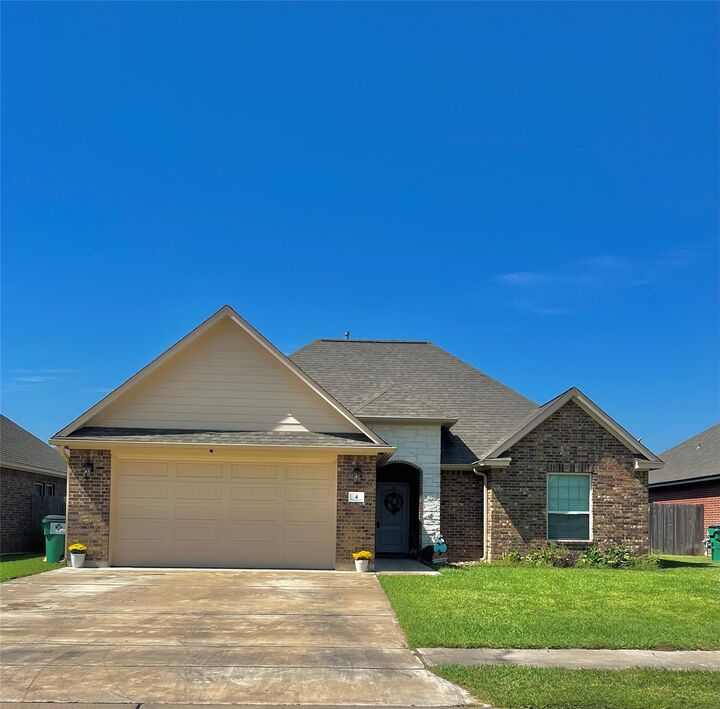 Property Photo:  4 Rose Court  TX 77515 